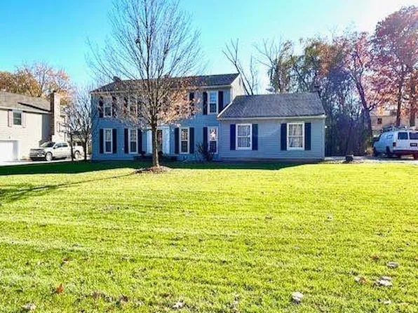 4449 Walnut Woods Dr, West Bloomfield, MI 48323