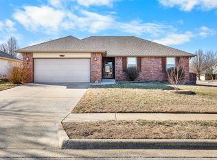 393 N Ladera Drive, Republic, MO 65738