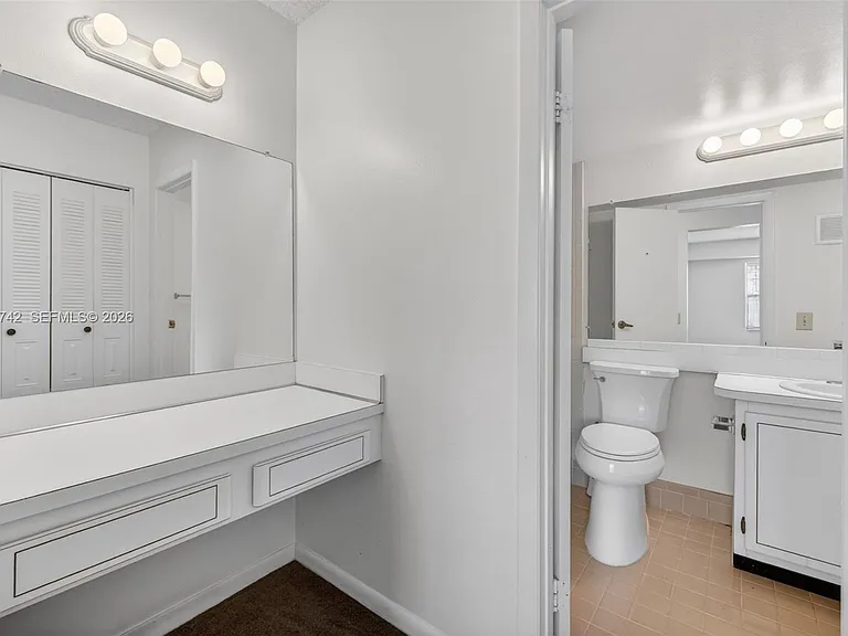 3100 W Rolling Hills Cir #303 — Photo 29