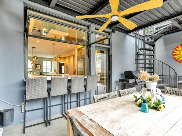 207 Huntington Street image 10 of 43