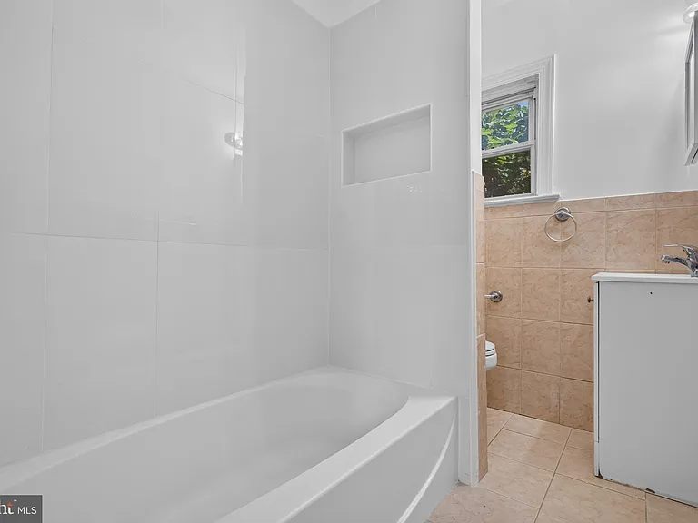319 Laurel Ave — Photo 20