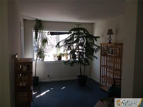 3rd image of 24 Pine Dr