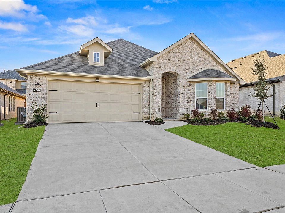 1st image of 209 Portina Dr