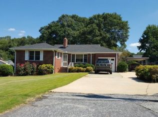 101 Robin Hood Rd, Greenville, SC 29607