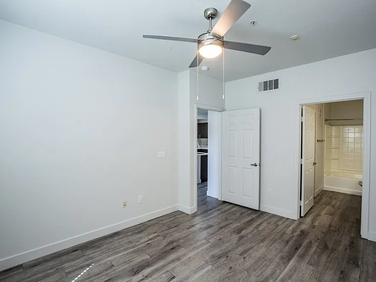 Colton Apartments — Photo 30