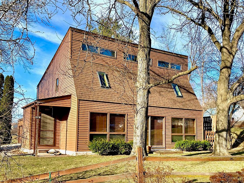 1st image of 1548 Oconomowoc Ave