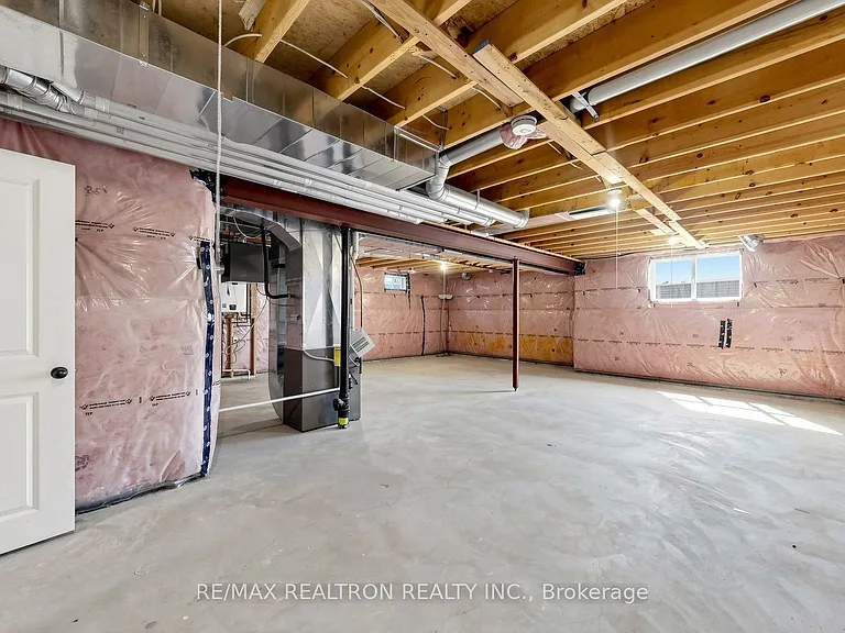 4 Braeburn St — Photo 43