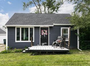 1015 34th St NE, Cedar Rapids, IA 52402