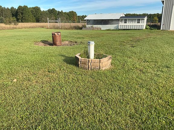 3rd image of 4763 Kniss Rd