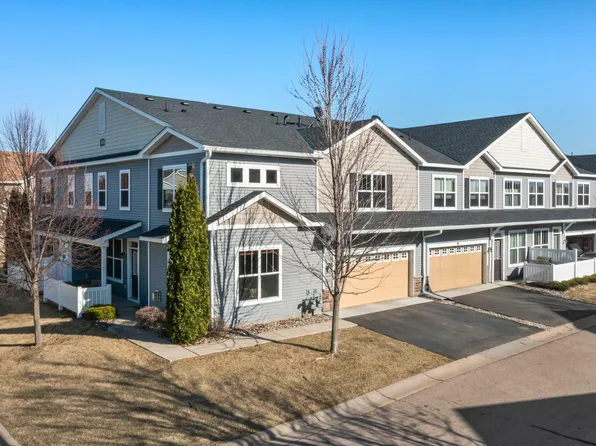 1825 Columbia Ln Unit 8, Chanhassen, MN 55317