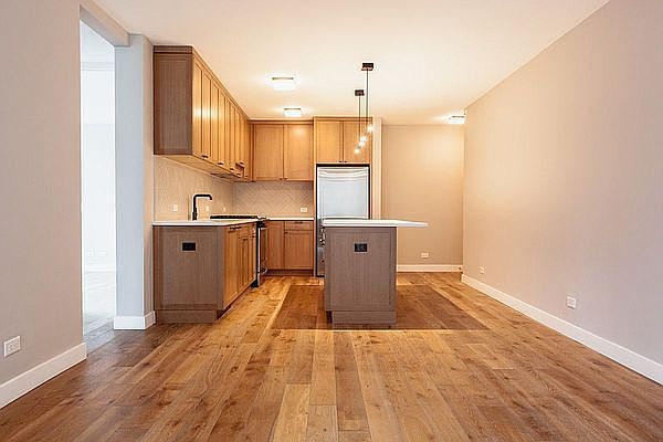 1st image of 560 W 43rd St APT 5D
