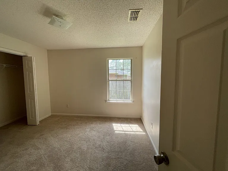 1925 Bluestone Loop — Photo 13