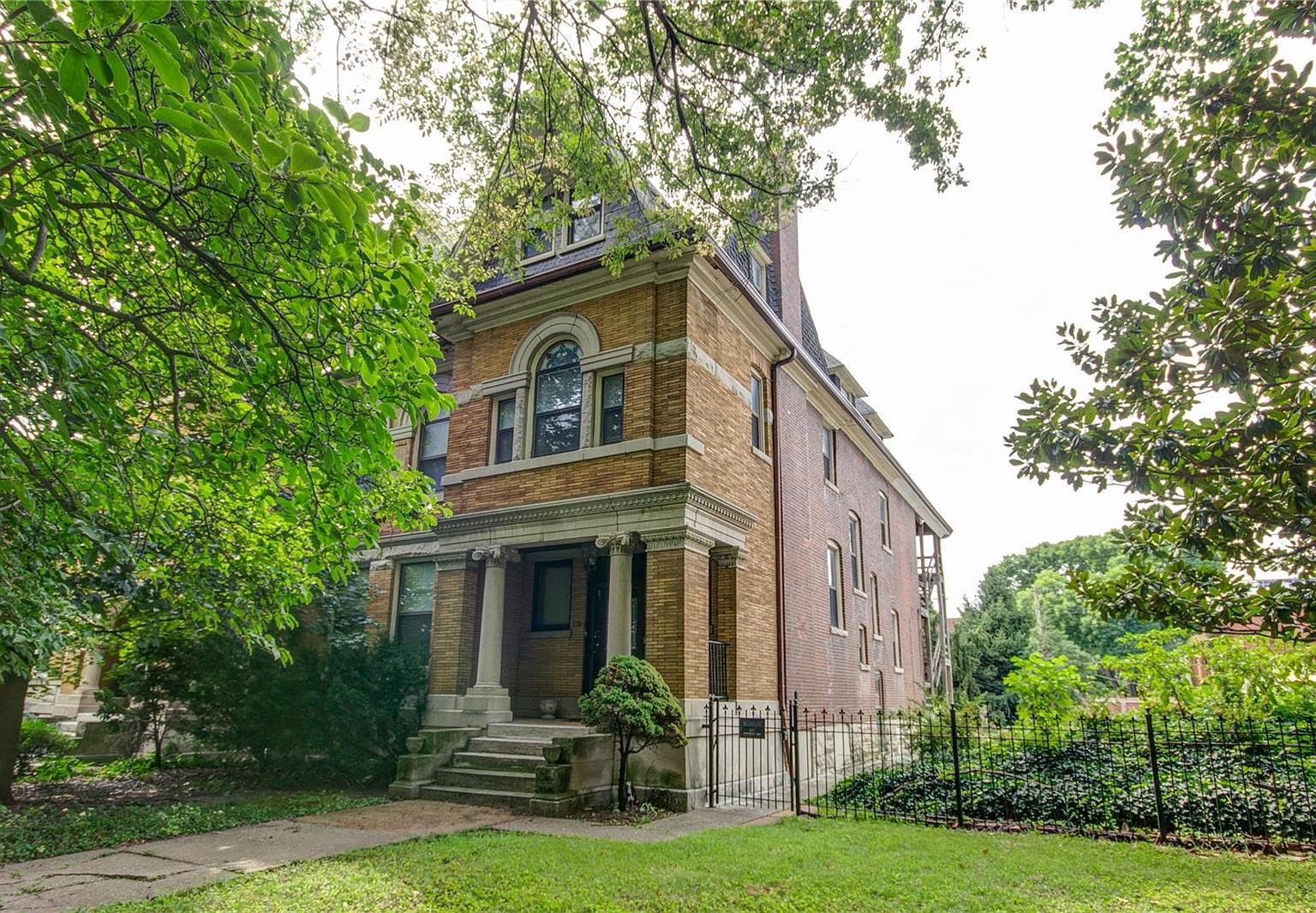 4330 W Pine Blvd, Saint Louis, MO 63108 | Zillow