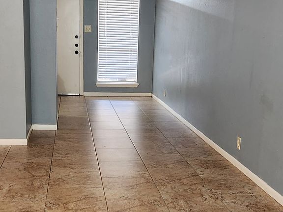 4th image of 125 Regency Ave APT B