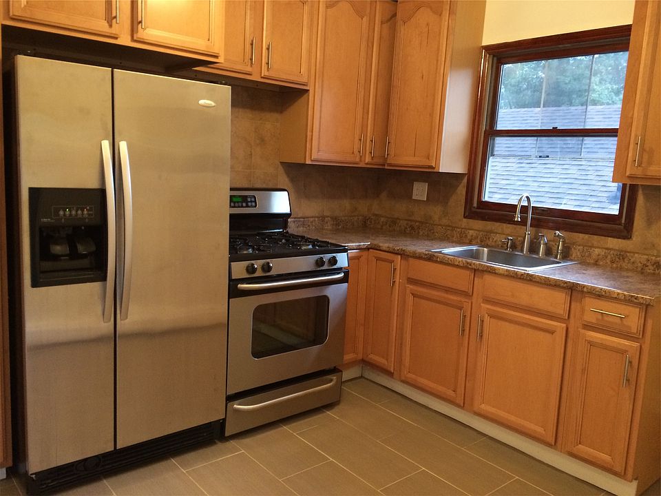 1st image of 240 Waverly Pl #1