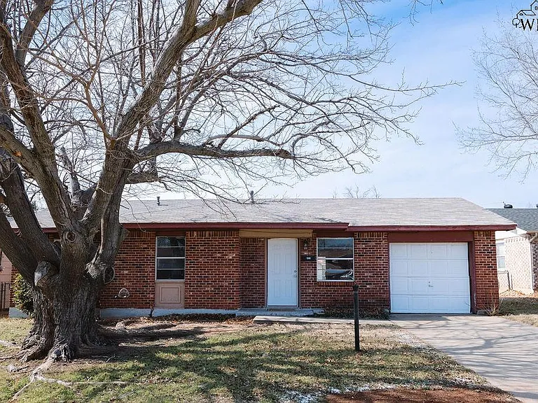 4604 N Eden Hills Cir — Photo 1