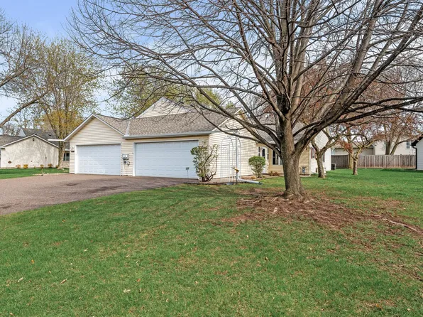3729 Gershwin Ave N, Oakdale, MN 55128