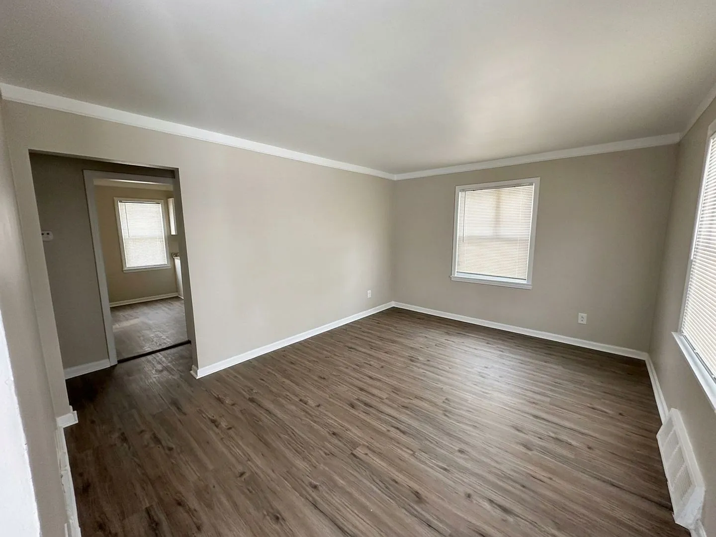 This beautifully updated 3-bedroom, 1-bath single-family home is ready for move-in! — Photo 2