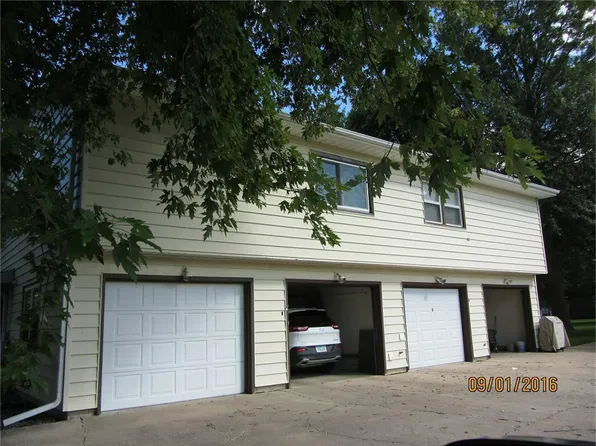 104 E Ave APT 4, Grundy Center, IA 50638