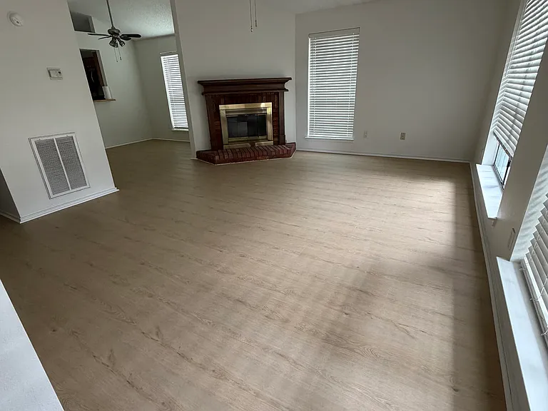2312 Dalewood Ln — Photo 2