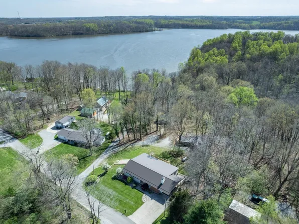 6420 Spring Hill Dr, Hillsboro, OH 45133