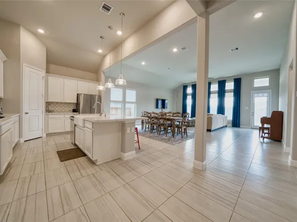2232 Clements Shore Ln, La Porte, TX 77571
