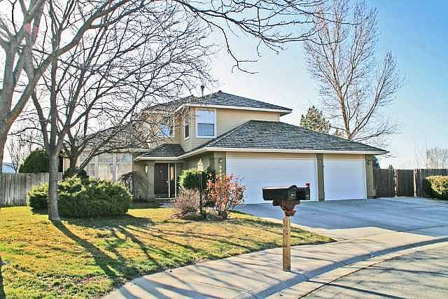 1st image of 3694 N Lakegrove Pl