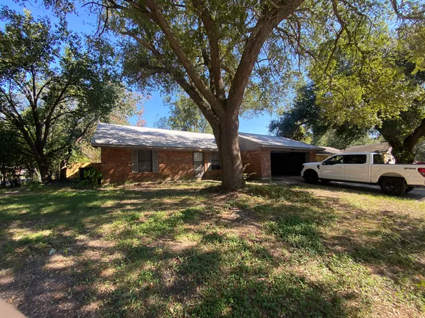 726 Texas Oak St, Nacogdoches, TX 75964