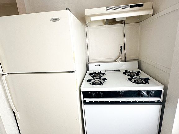 2nd image of 311 W Malone Ave APT 2