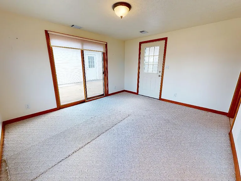 402 N Lafayette St — Photo 9