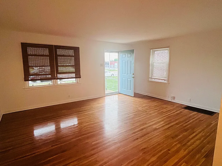 4985 Arsenal St — Photo 17