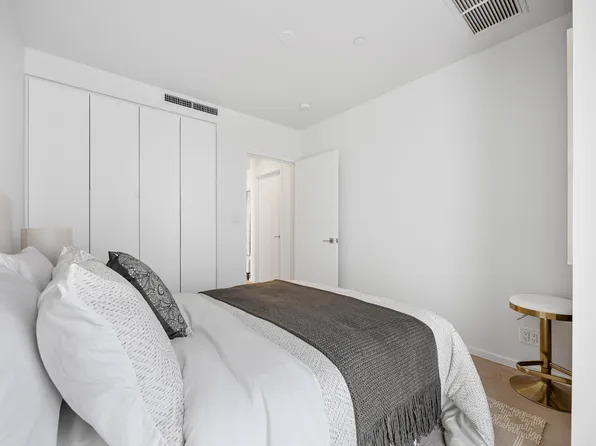 2286 Cropsey Avenue image 17 of 27