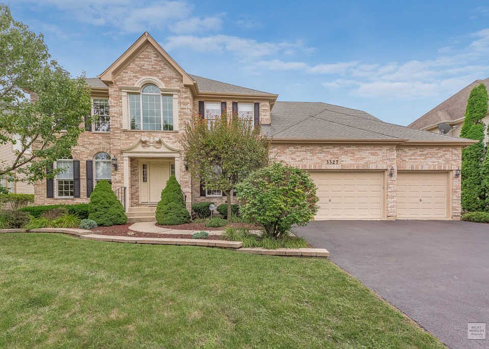 1st image of 3327 Hollis Cir