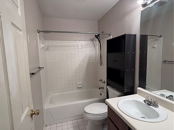 4th image of 144 E University Dr #K106