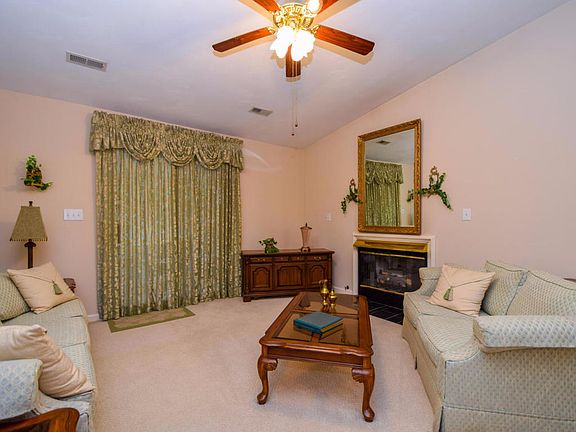 4th image of 6978 Black Walnut Ct