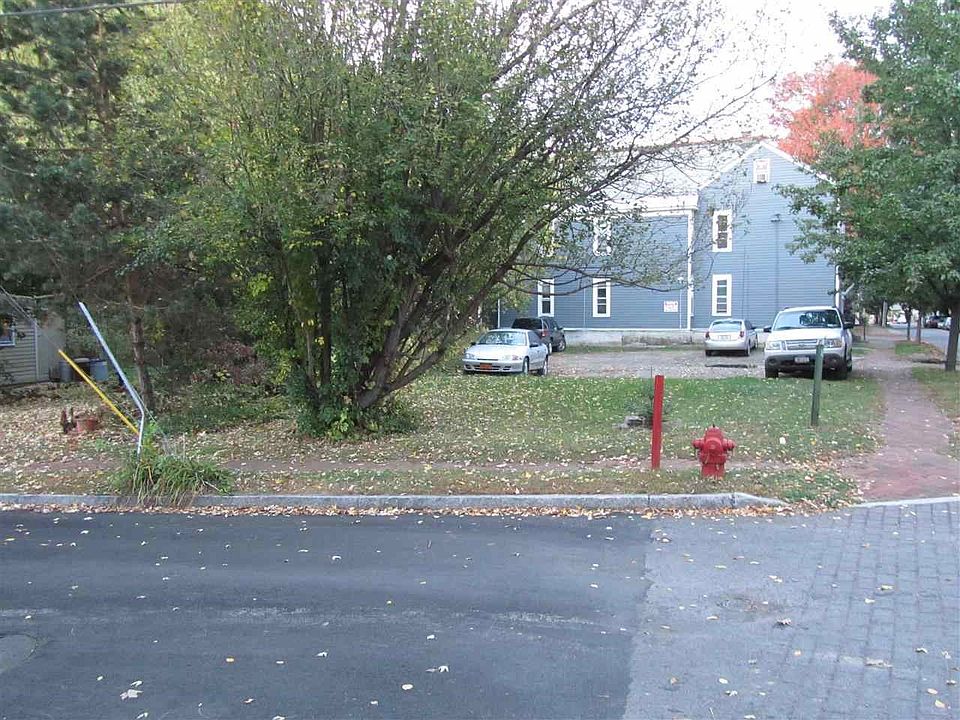 2nd image of 123 Front St