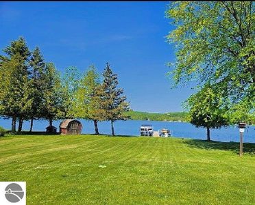 3764 S Grants Lndg, Lake Leelanau, MI, 49653