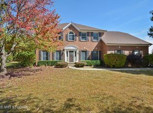 250 Westhaven Cir, Geneva, IL 60134