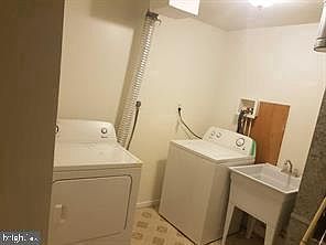 2nd image of 1827 Village Green Dr #X139