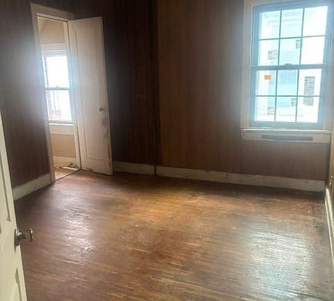 4th image of 274 Champlain St