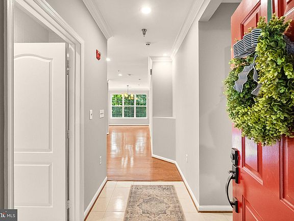 4th image of 20920 Cedarpost Sq Unit 103