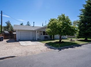 2612 SW 24th St, Redmond, OR 97756