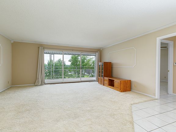 2nd image of 3721 35th St APT 4