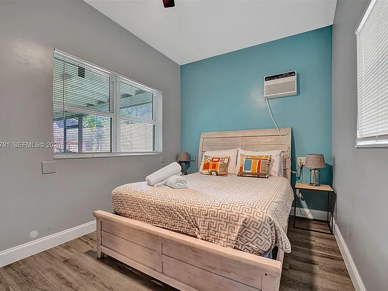 529 NW 8th St — Photo 50
