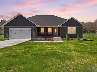 117 Creekside Dr, Albertville, AL 35950