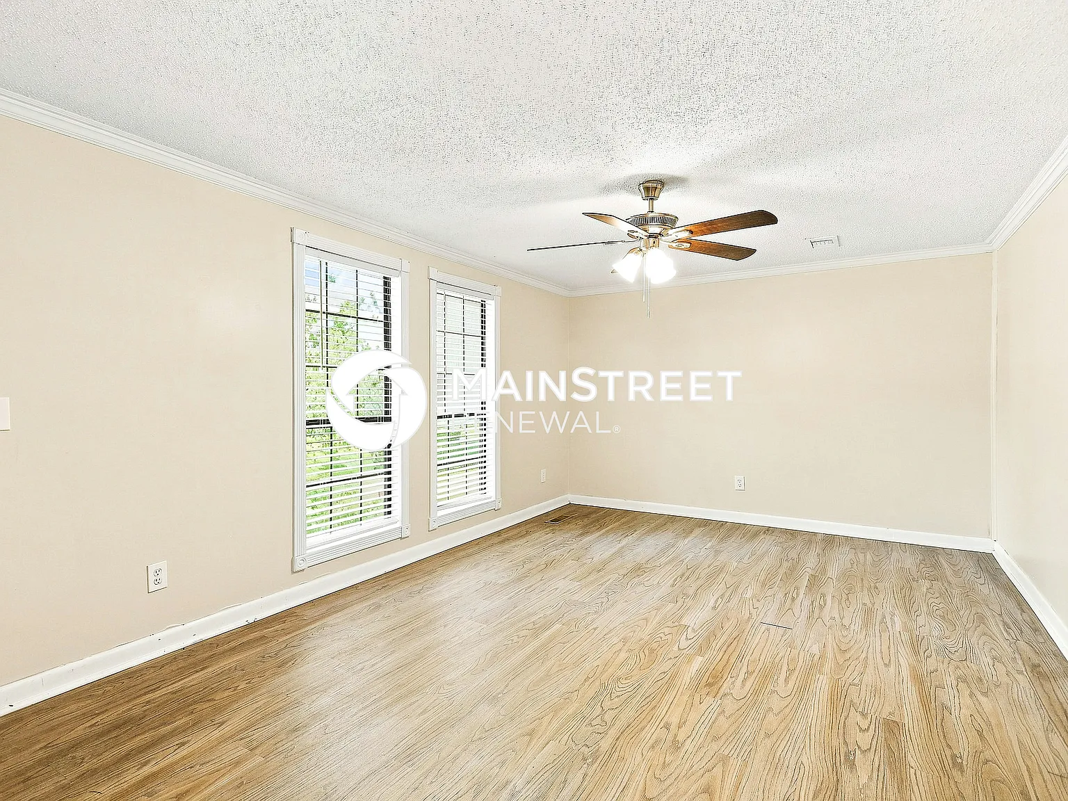 5057 Oak Leaf Cir — Photo 2