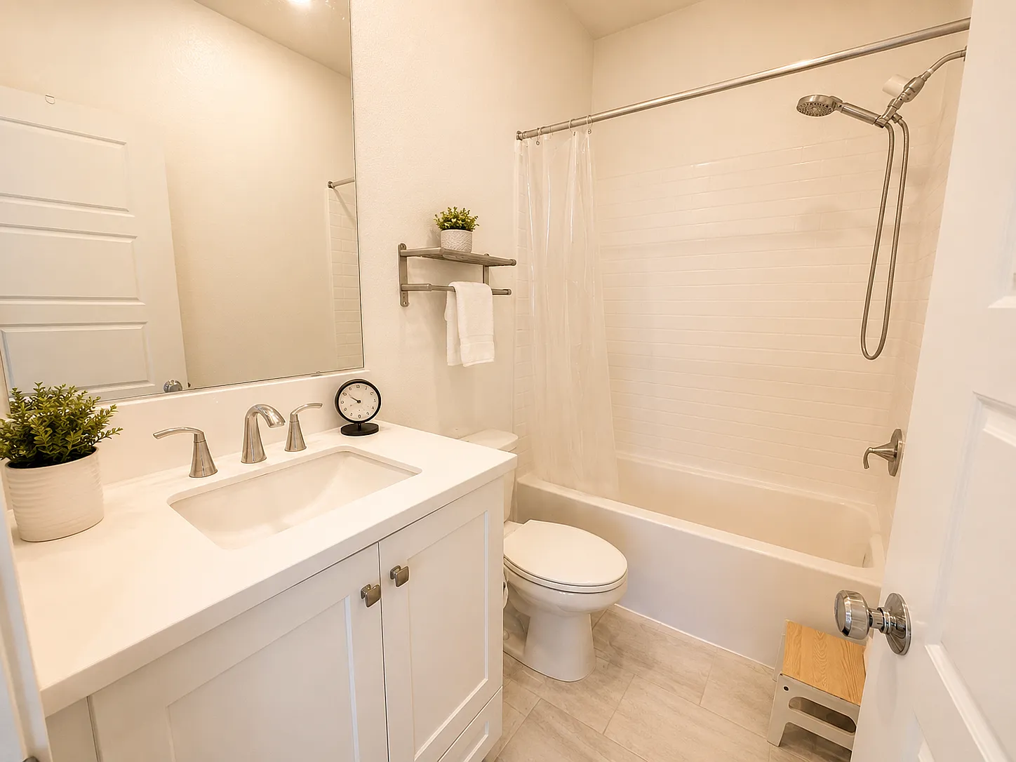 4 bed, 1626 sqft, $4,500 — Photo 3