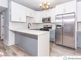 7830 S Ridgeland Ave, Chicago, IL 60649