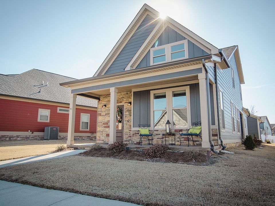 1st image of 447 Tuscany Village Dr