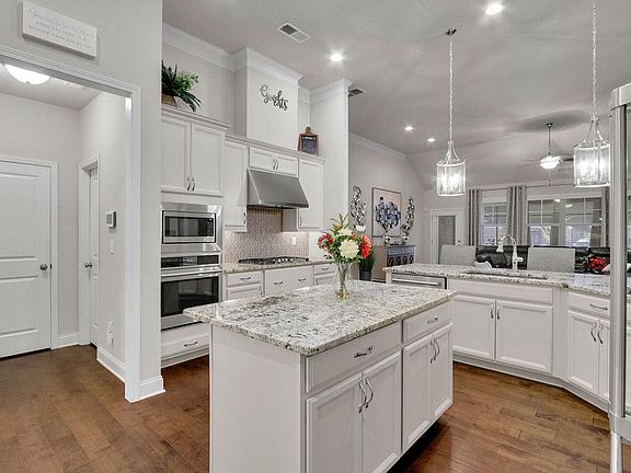3rd image of 3848 Heirloom Loop Ct